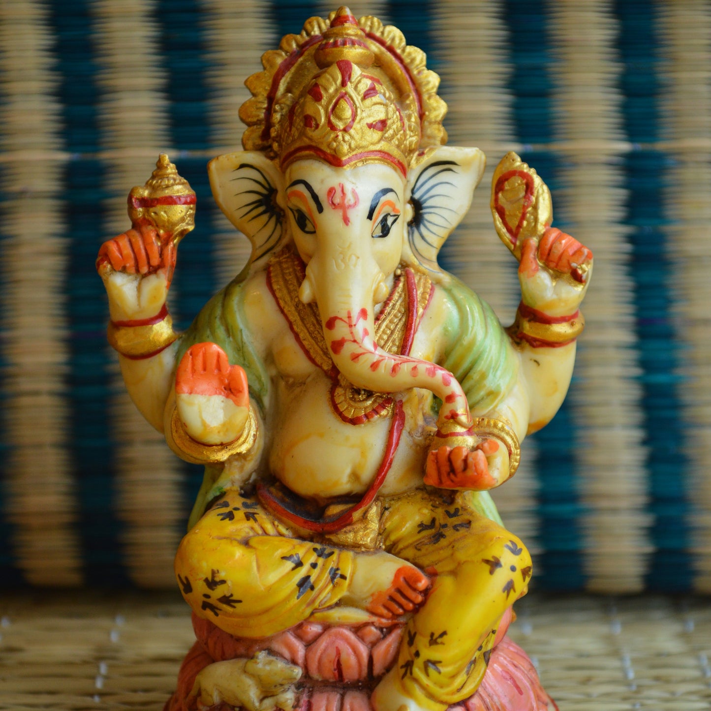 Enchanting Painted Ganesh Idol – Marble Finish With Traditional Detailing