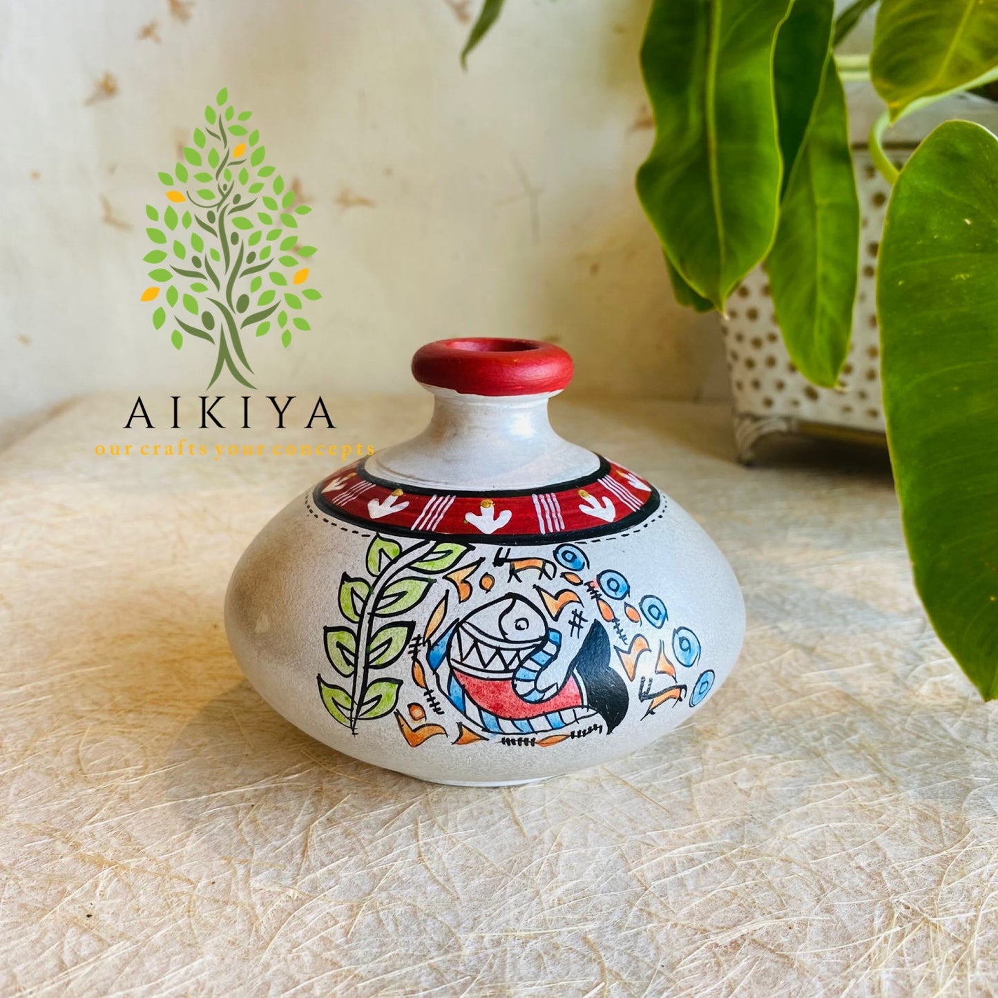 Pot-Shaped Earthen Vase In Silver-White With Madhubani Fish Motif