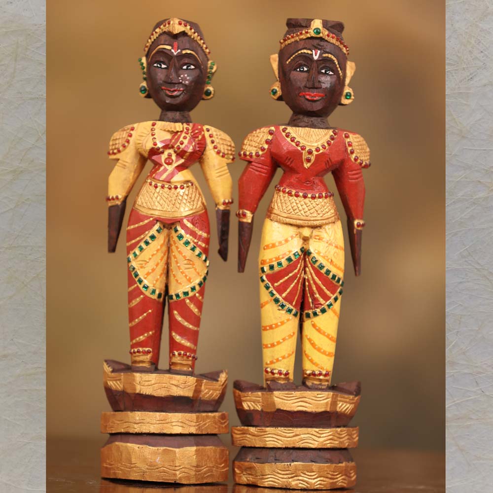 Marapachi Doll Set – Hand-Painted Wooden Couple Figurines in Yellow and Red with Traditional Detailing and Gold Highlights.