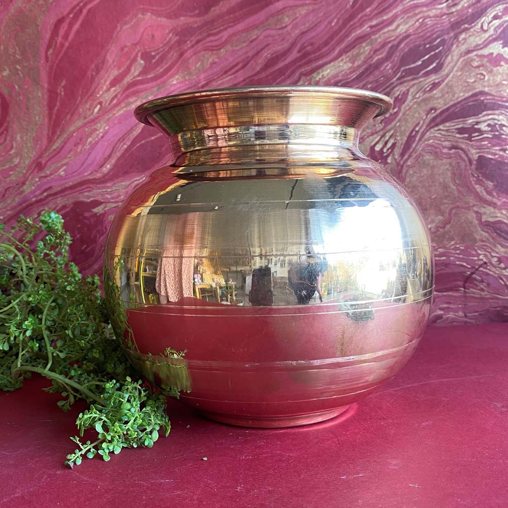 Eternal Apple Kudam in brass with polished finish for puja rituals and offerings.