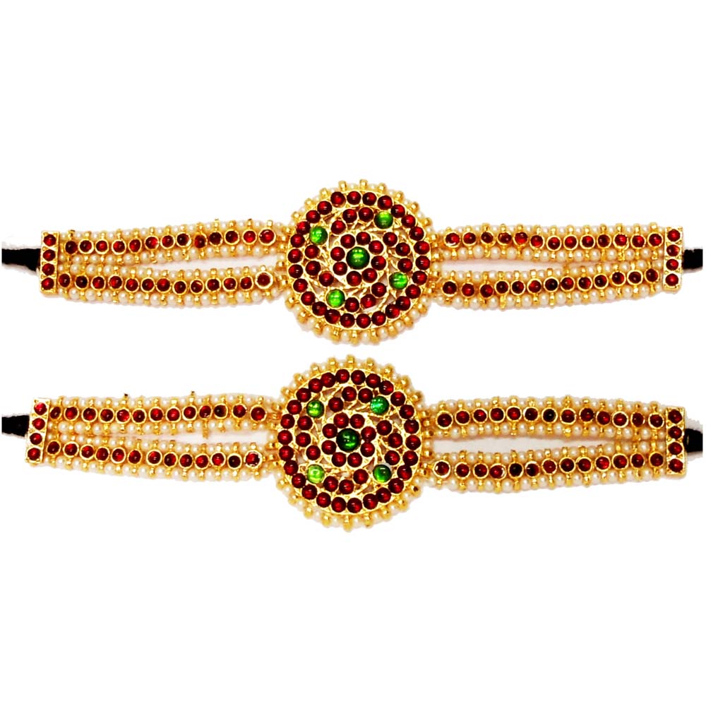 Traditional temple jewelry armlet (vanki) with kemp stones and pearls, featuring an intricate design and adjustable fit.