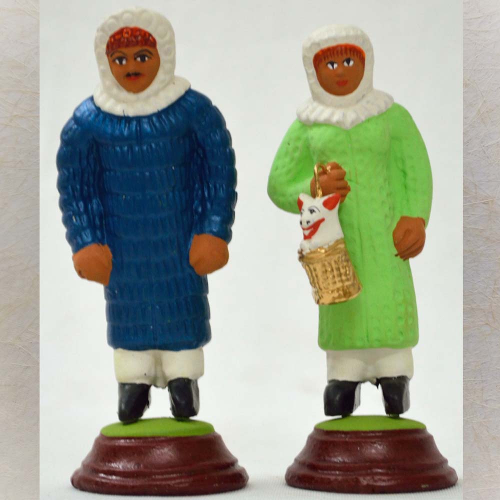 Handcrafted Kashmiri Pair figurines in traditional woolen attire with detailed cultural elements.