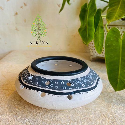 Earthen Vase In Monochrome – Black & White Decorative Pot