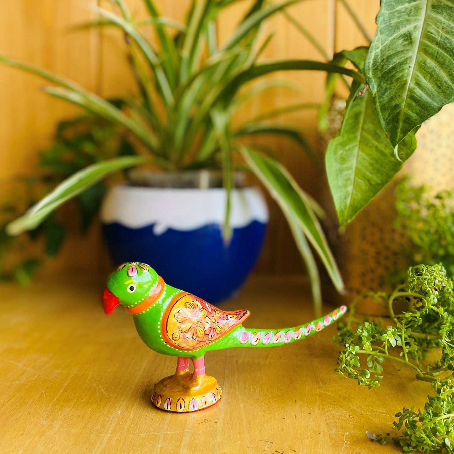 Hand-Painted Metal Parrot Figurine – Tabletop Decor
