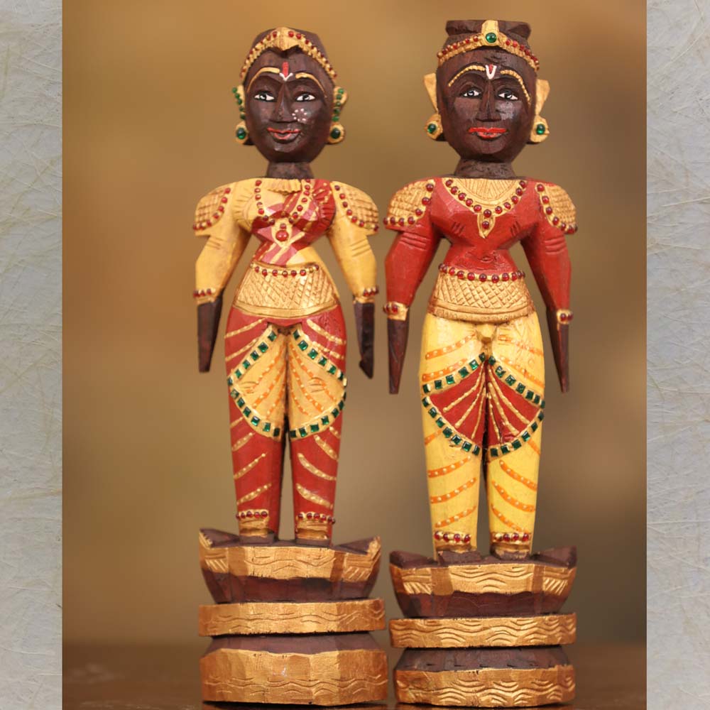 Marapachi Doll Set – Hand-Painted Wooden Couple Figurines in Yellow and Red with Traditional Detailing and Gold Highlights.