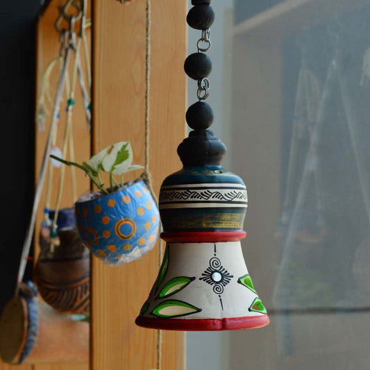 Earthen White Single Hanging Heart Bell