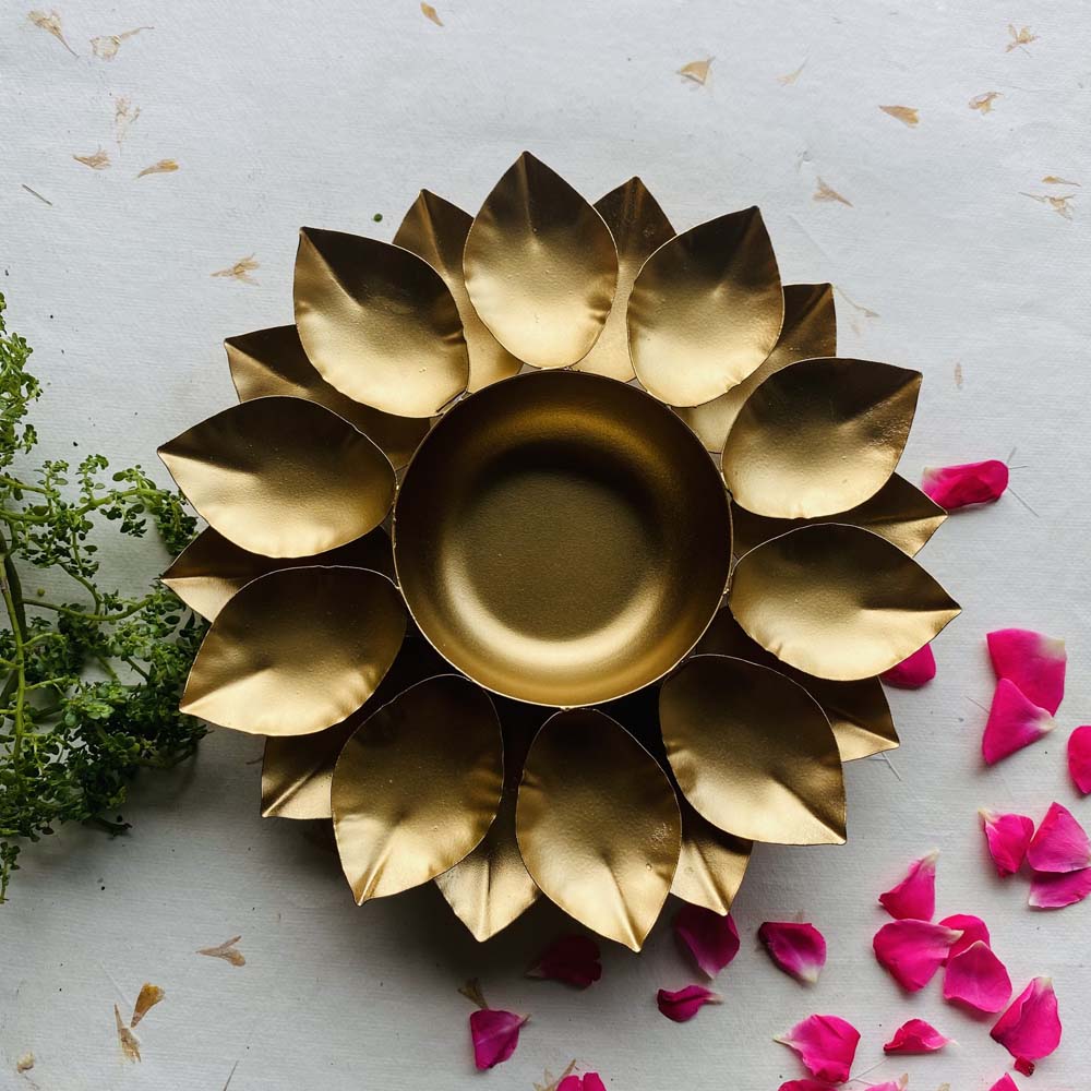 Lustre Lotus Urli Gold